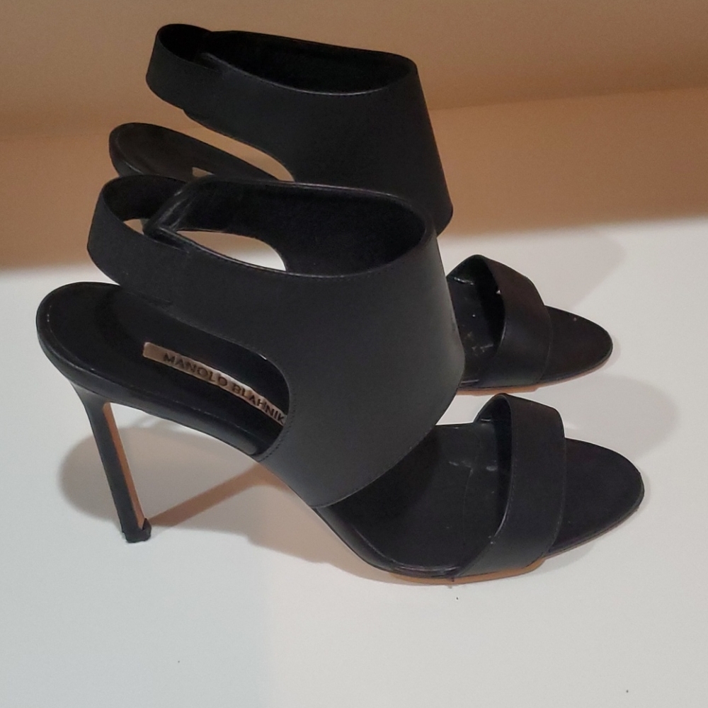 Manolo Blahnik black heels